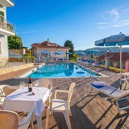 Seaview Pool Retreat - Il Poggio Apartment *
