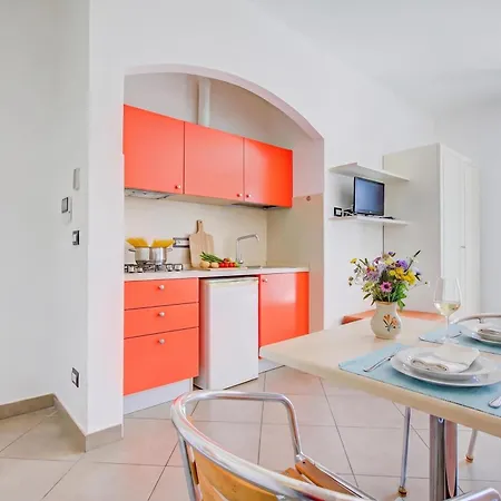 Seaview Pool Retreat - Il Poggio Apartment