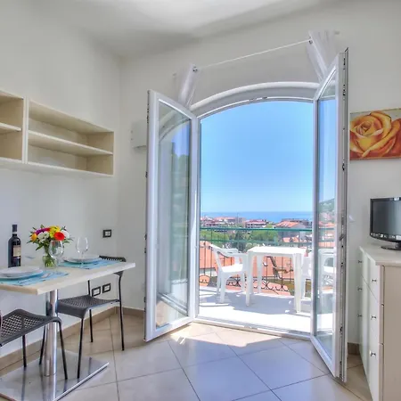 Apartment Seaview Pool Retreat - Il Poggio