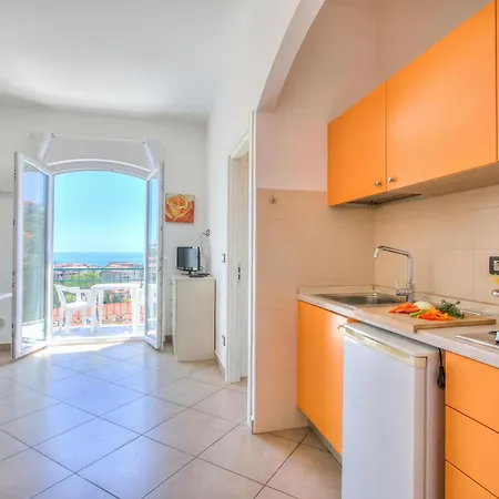 Seaview Pool Retreat - Il Poggio Apartment