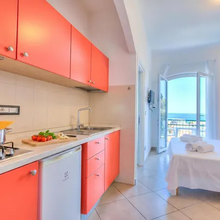 Seaview Pool Retreat - Il Poggio *