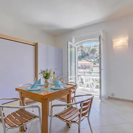 Apartment Seaview Pool Retreat - Il Poggio