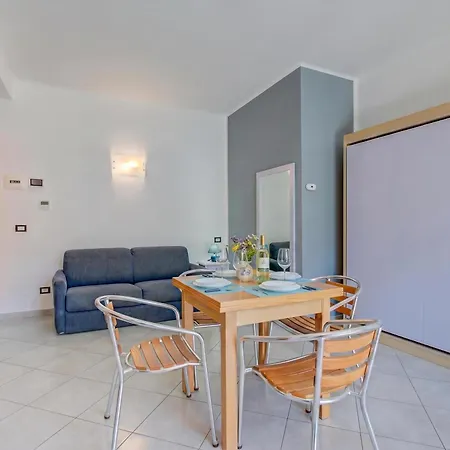 Apartment Seaview Pool Retreat - Il Poggio Marina dʼAndora