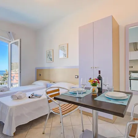 Apartment Seaview Pool Retreat - Il Poggio *